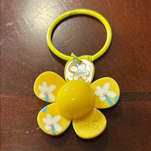 Colorful Smiley Flower Keychains - Picture 6 of 7